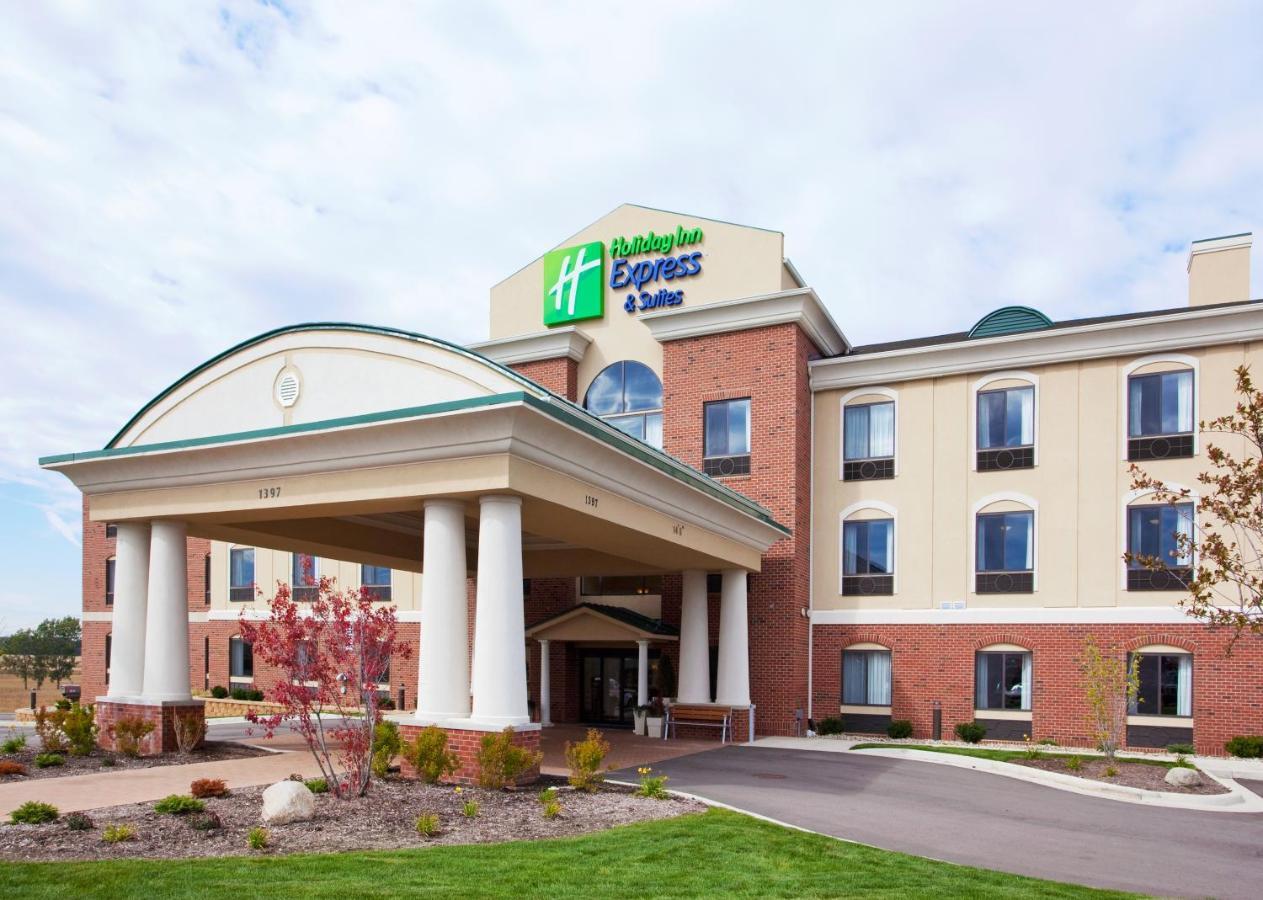 Holiday Inn Express And Suites Detroit North-Troy By Ihg Exterior foto