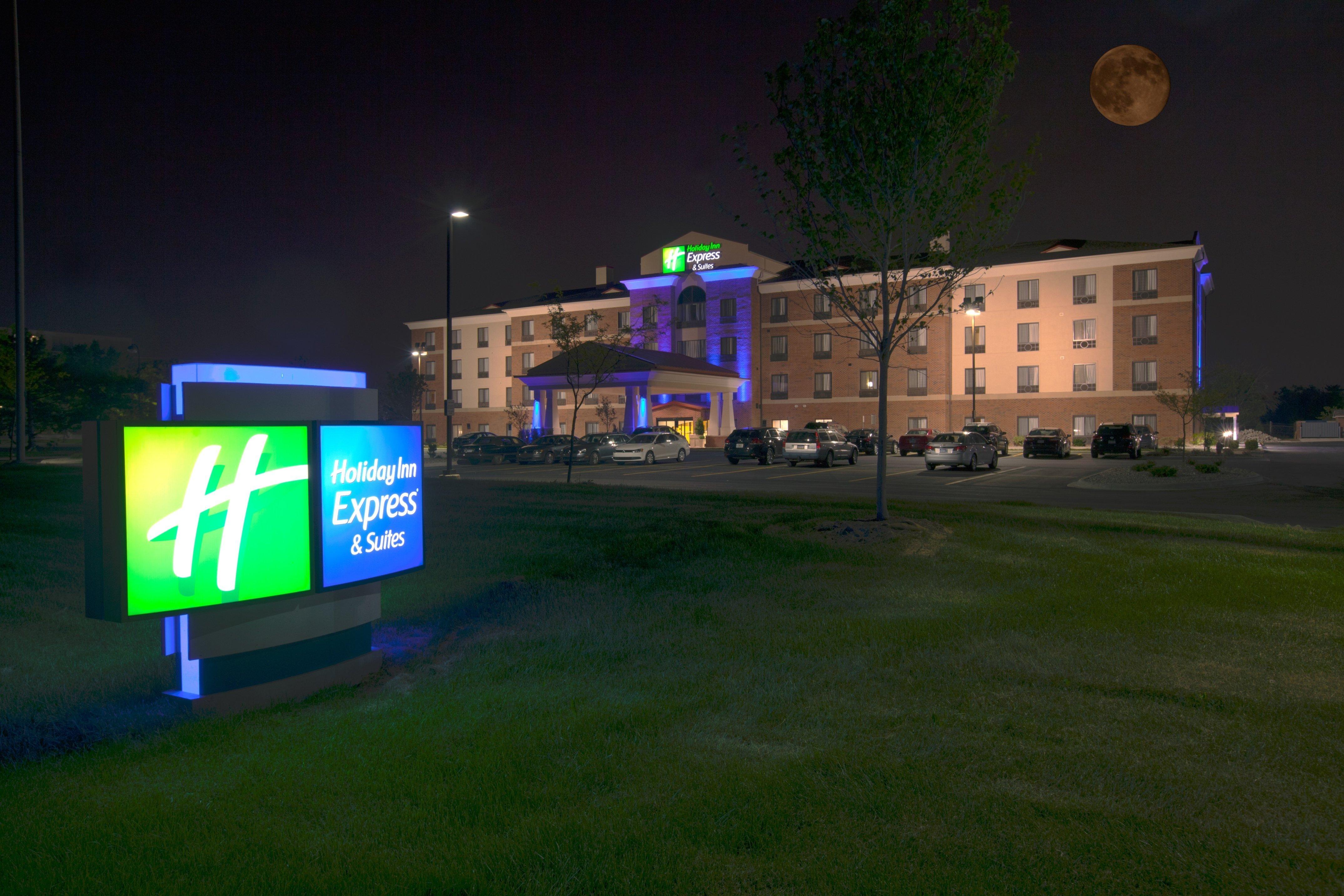 Holiday Inn Express And Suites Detroit North-Troy By Ihg Exterior foto