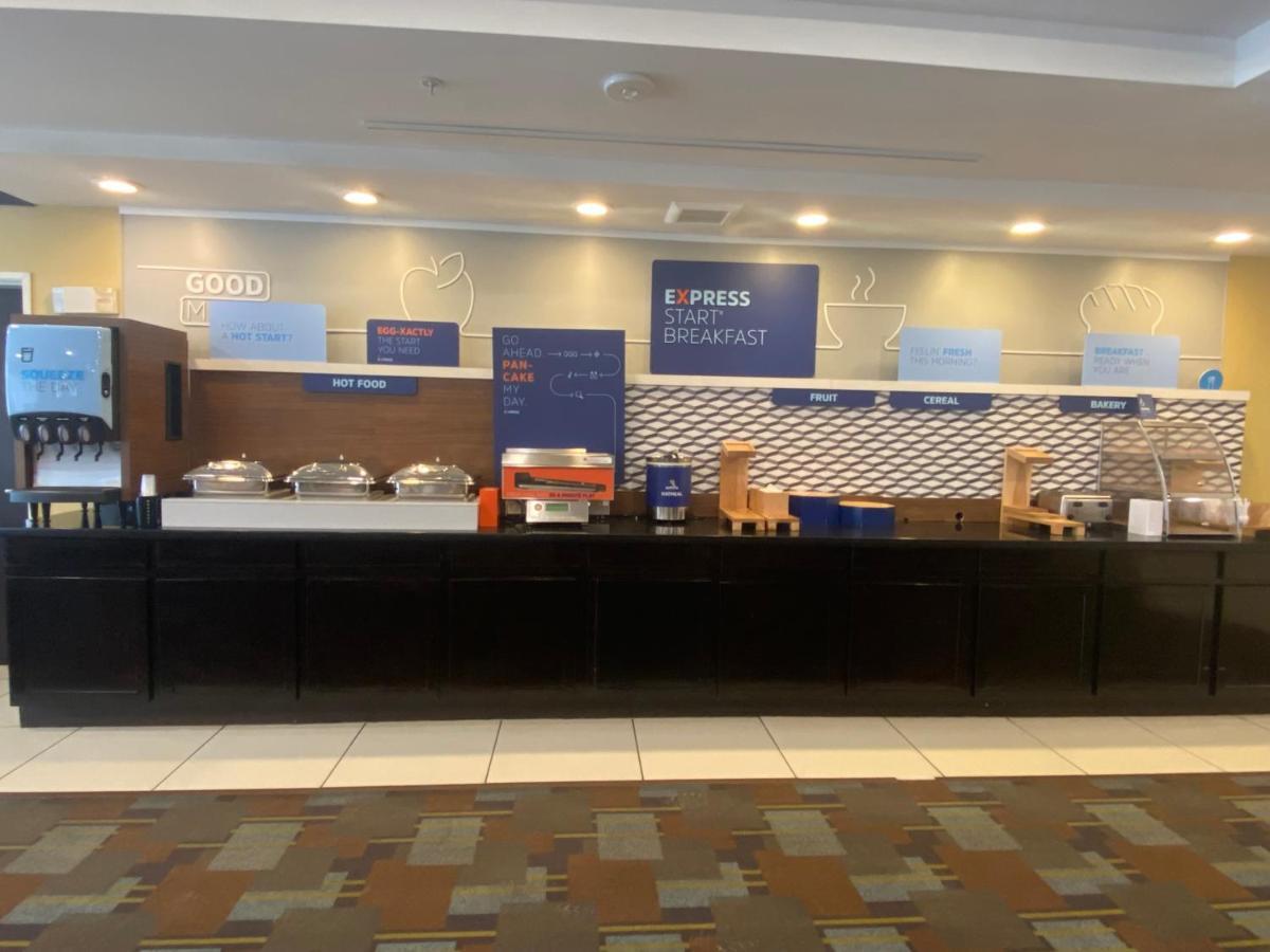 Holiday Inn Express And Suites Detroit North-Troy By Ihg Exterior foto